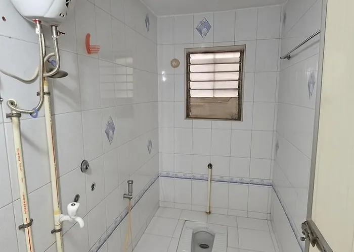 2-Sharing Ac Bed At Ghodbandar Road Male Only