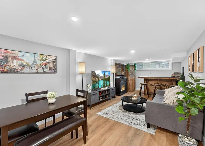Bright And Modern 2Br Suite With Rustic Bar