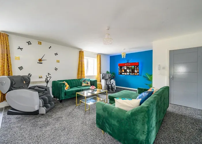 F1Th - Stylish Family Home With Garden