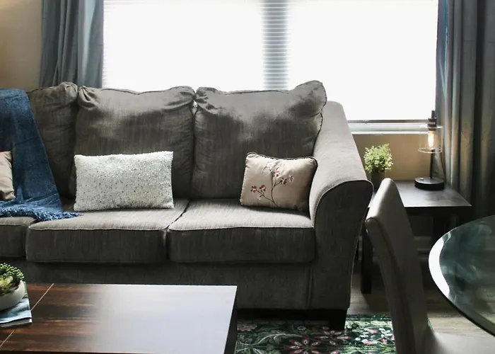 Little Rock - Downtown Delight, Central Escape