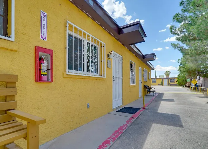 Pet-Friendly El Paso Apt By Hospital & Zoo