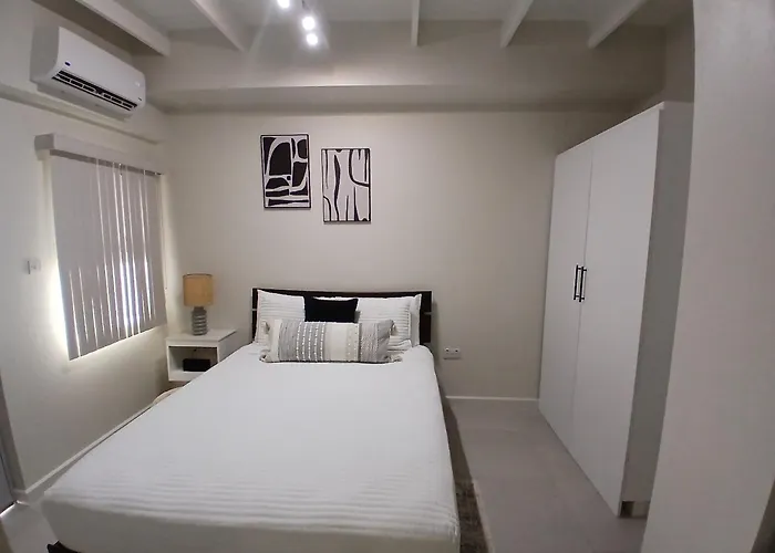 Atrium Apartments - Bay Leaf Haven