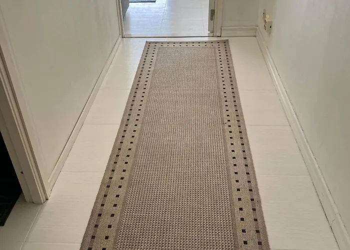 5 Beds Apartment