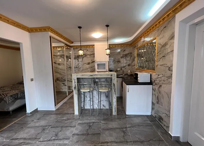 Central Park Street Apt