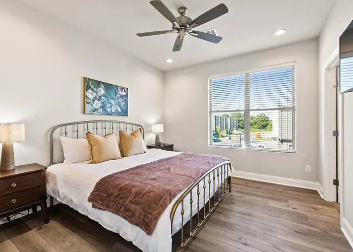 New-Upscale-Ensuites-King Bds-Fast Wifi-Quiet Area