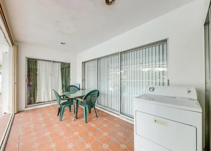 Miramar Canal-Front Weekly Retreat W/ Pool