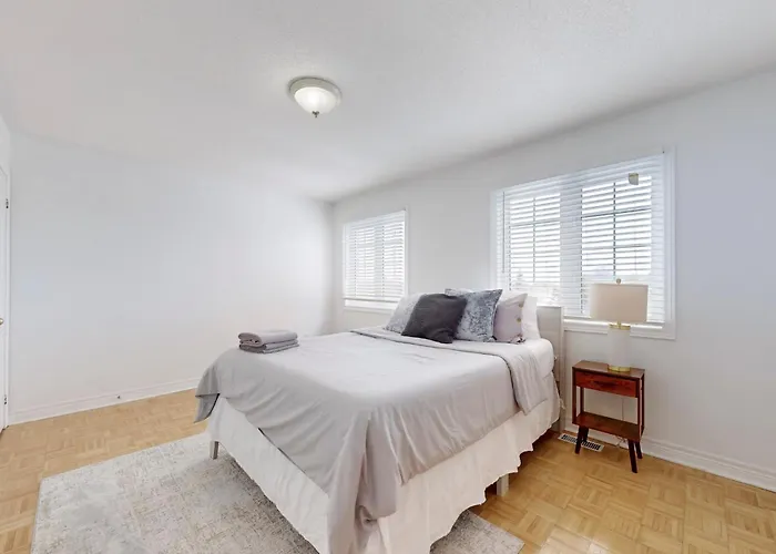Charming 4-Bed Home Away From Home In Brampton, On