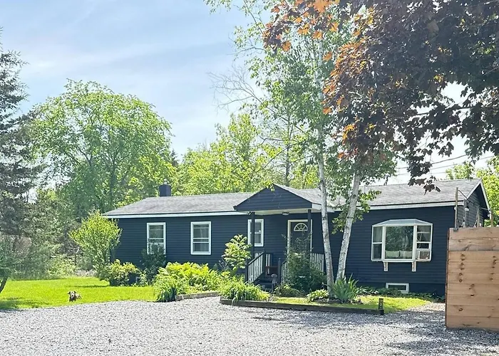 Vibing Hudson Retreat Pet-Friendly W Hot Tub