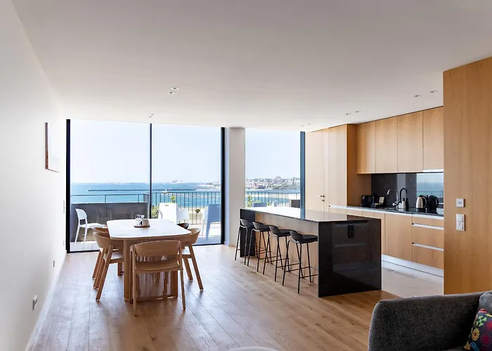 Bellevue | Sea & River View | Garage