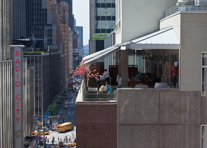 Hotels Close to Airport Doubletree By Hilton New York Midtown Fifth Ave