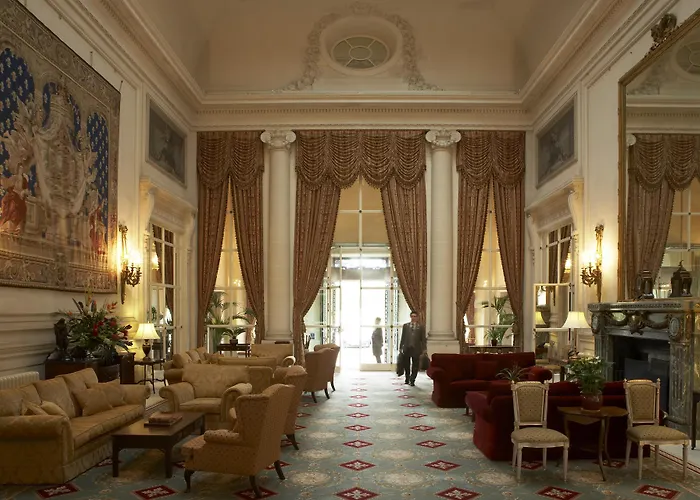 In Luxury hotels Luton Hoo , Golf And Spa