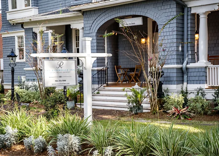 Riverdale Inn -