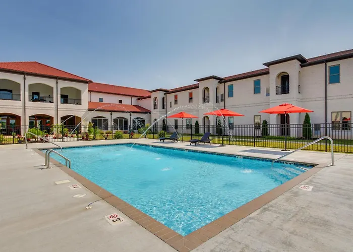 Resort Apartment In Loretto W/ Private Patio!