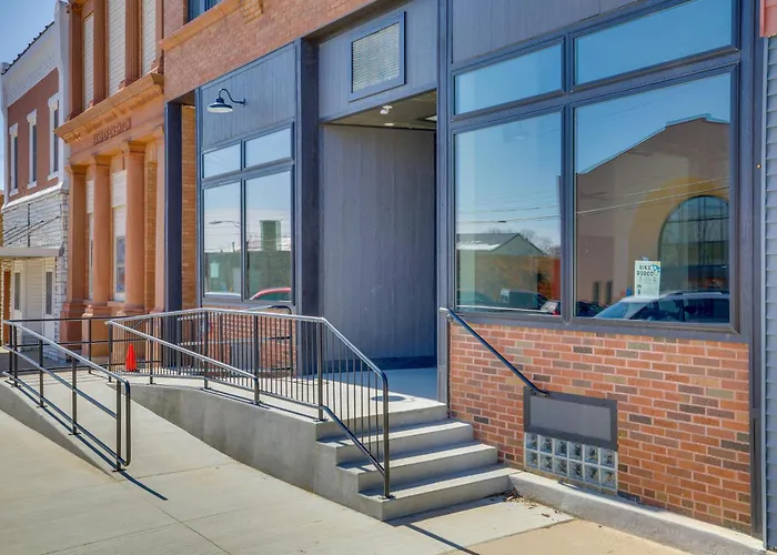 Modern, Open-Concept Apartment: Downtown Cashton!
