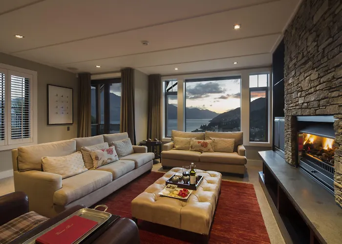 Villa: Commonage Grand Villa 3 Bedroom