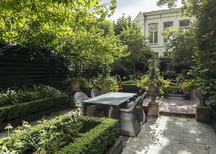 Dutch Masters Short Stay Apartments