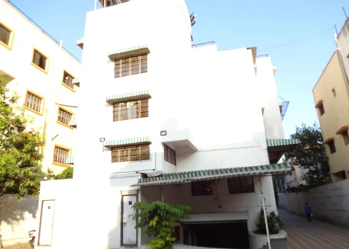 Resort: Hotel Suresh Inn