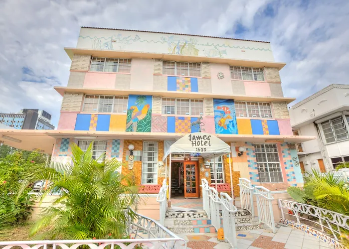 Central hotel: James Hotel