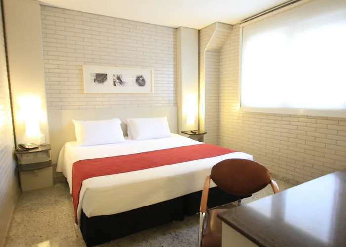 Hotel 4 estrelas: Hotel Confiance Batel