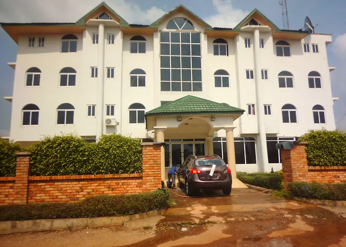 Hotel: Wadoma Royale Hotel