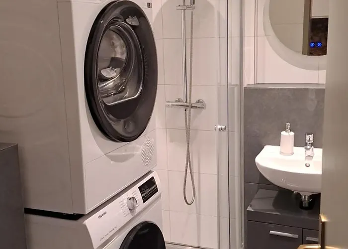 Viktor Apartment