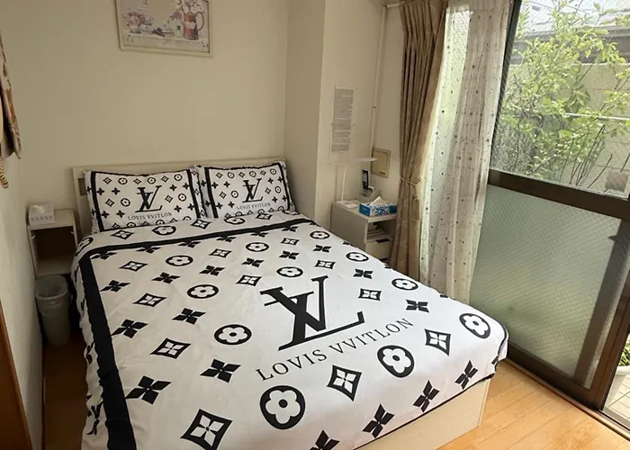 桜の宿28 Square Meter King Size Bed With Sofa Bed, Garden Room