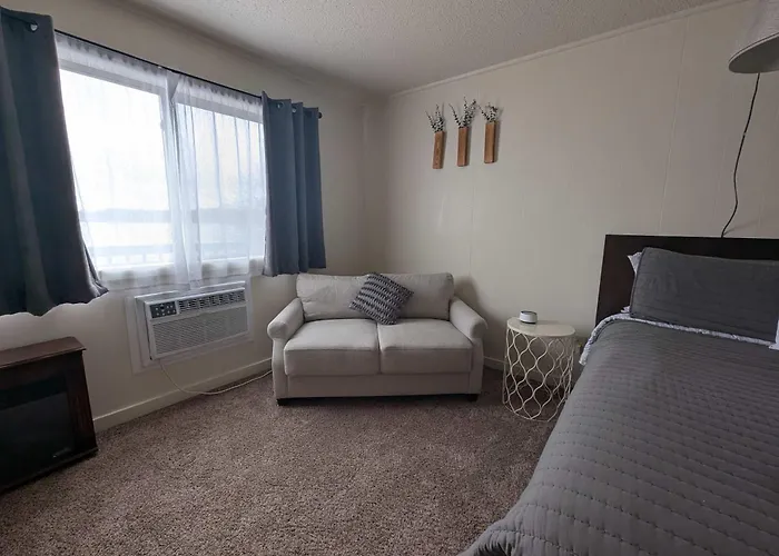 Fife Lake Lodge Multi-Level Lake View King Suite