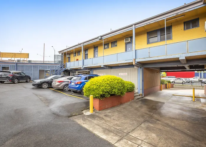 Hotels Close to Airport Meadow Inn -Motel