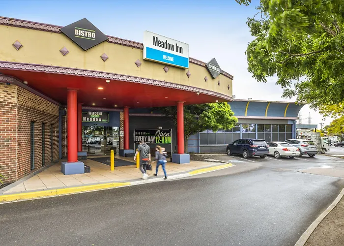 Hotels Close to Airport Meadow Inn -Motel