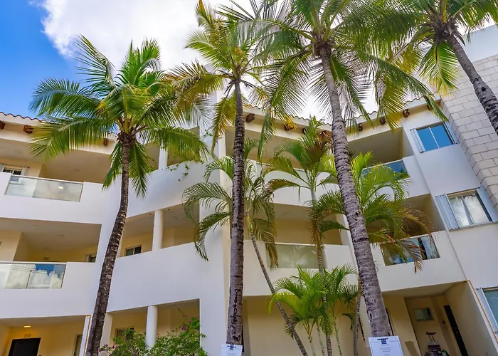 Spacious Apartment With Terrace, Pool And Beach Access