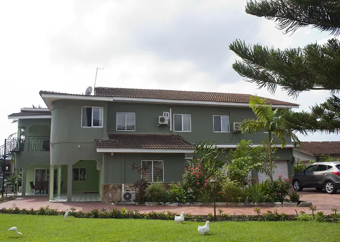 Guest house: Quest Lodge