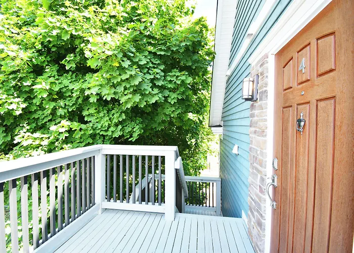 Chateau Queen By Bower Boutique Hotels
