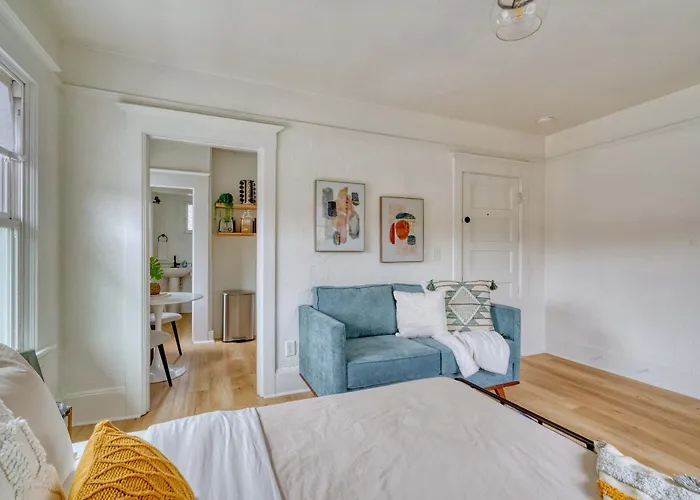 Stay Portland - The Bohemian Bungalow On Broadway - 94 Walkscore