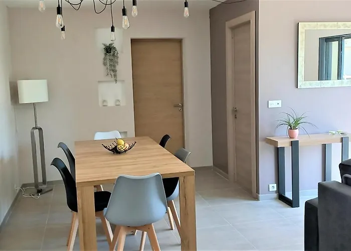 Luxueux Appartement Dans Propriete Contemporaine, Jardin Privatif, Piscine