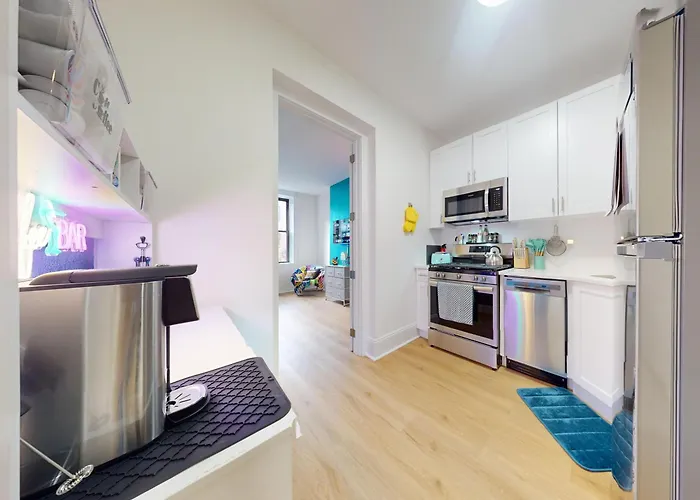 Hoboken Hideaway - Walk To Transit - 15 Mins To Nyc - Sleeps 6 Comfortably