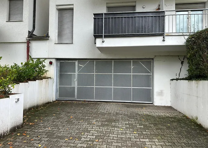 Beluna Living - Business&Family - 200M Zum Schlosseingang, Parkplatz, Smarttv, Netflix, Waschmaschine, 24H Checkin, 41Qm, Wlan