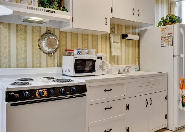 Historic Delphi Studio: Walk To Main St & Creek