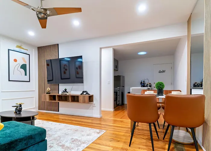 Special Offer! Cozy Luxe 2Br Getaway, Sleeps 4, Ideal For Business Travelers, Couples, Families, Near Dt Raleigh