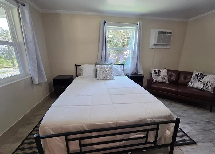 Lazy Oaks Resort Cottages