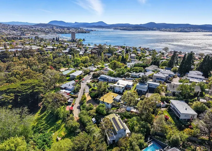 Charming Maning Ave - 2 Bedroom Unit In Sandy Bay