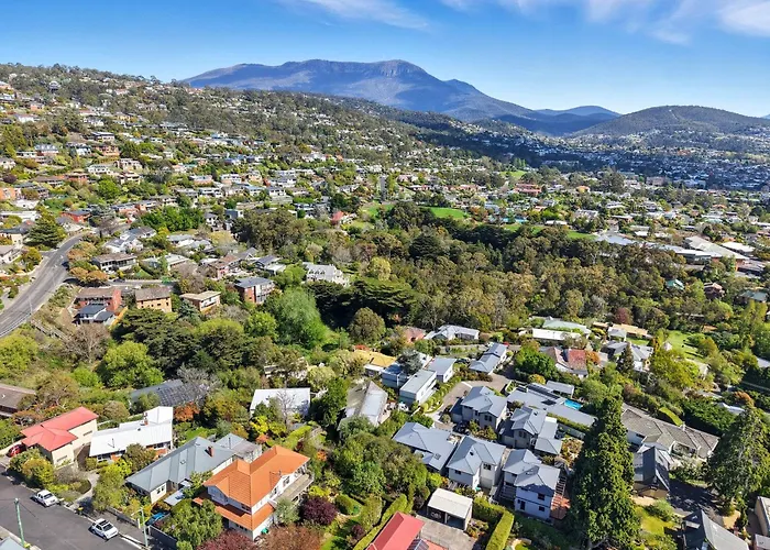 Charming Maning Ave - 2 Bedroom Unit In Sandy Bay