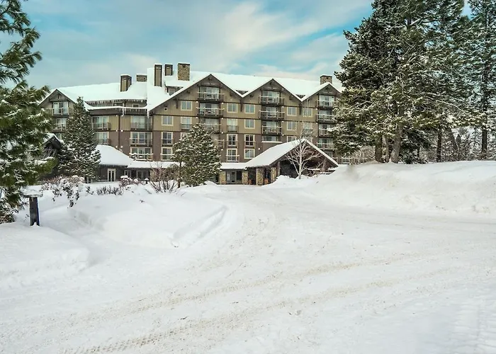 4070 Wilderness Retreat With Modern Amenities!