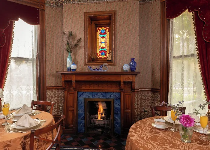 Historic Webster House Bed And Breakfast Inn