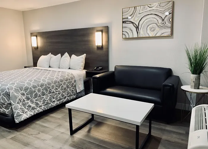 Sakura Inn (Adults Only)