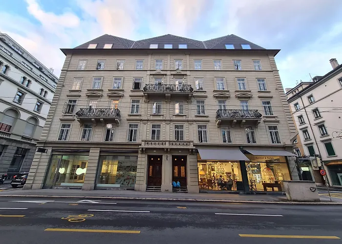 Top City Center Apartments Location Next To Lion Monument