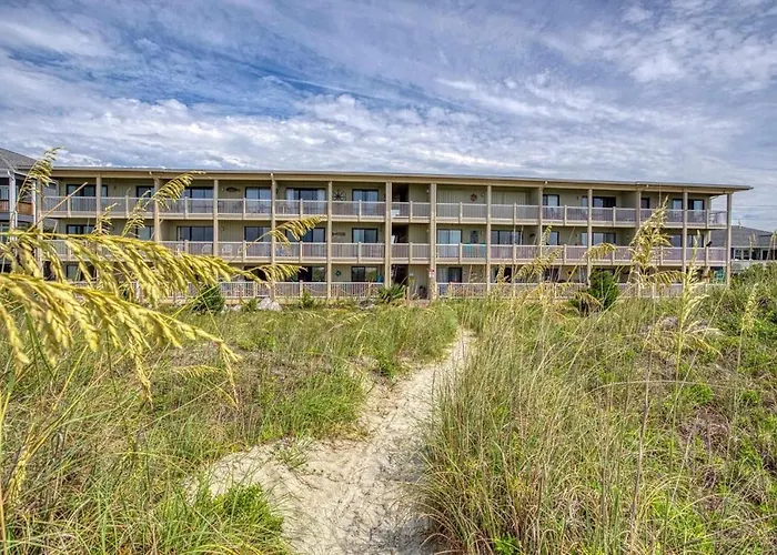 Beachfront Bliss: Oceanview Condo with Pool in Cherry Grove