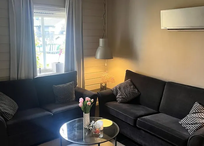 Cosy And Well-Equipped Apartment With Free Parking