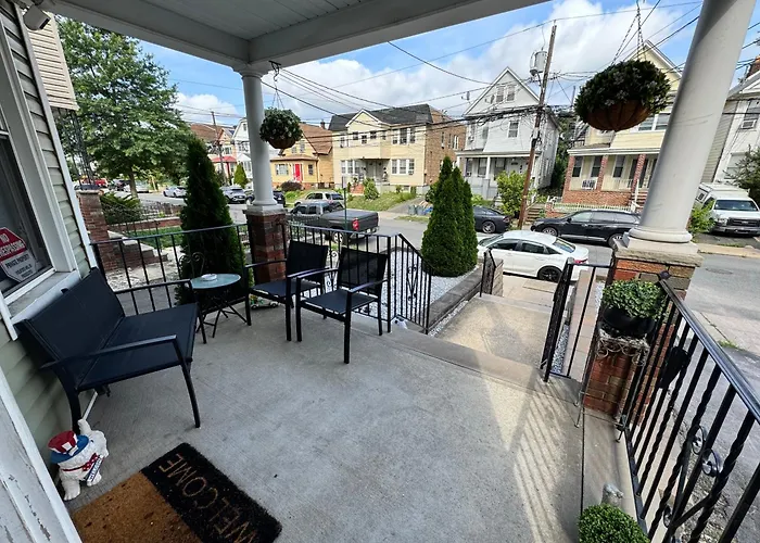 Private 1St Floor Apartment - Only 5 Min Away From Newark Airport And 30 Min To Nyc