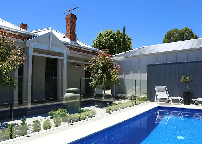 Hollidge House 5 Star Luxury Apartments