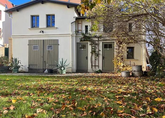 Villa Adams